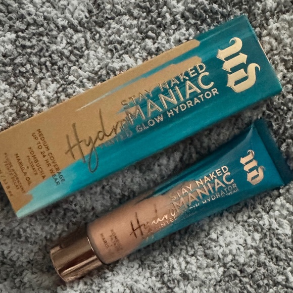 BNIB Urban Decay foundation - Picture 1 of 3